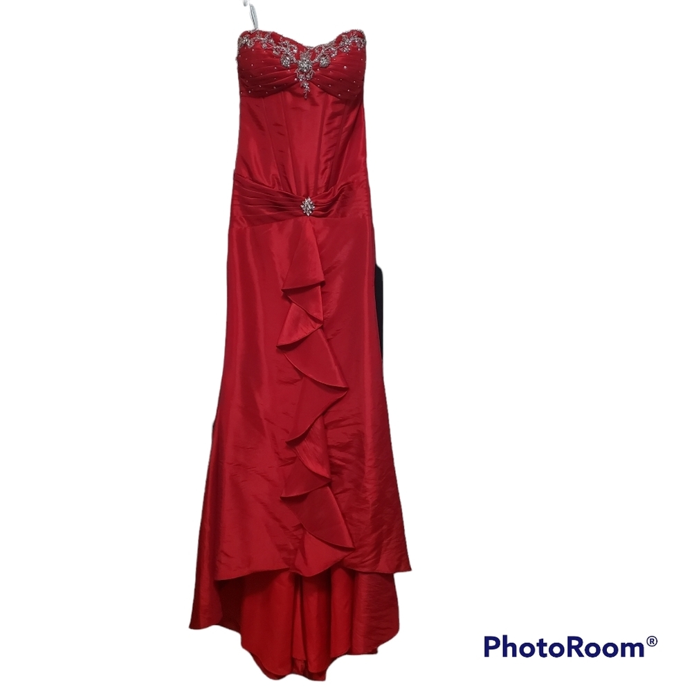 Le Gala Tony Bowls Gown